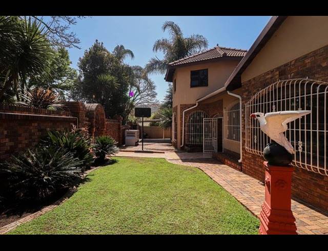 5 BEDROOM HOUSE FOR SALE IN GLENVISTA